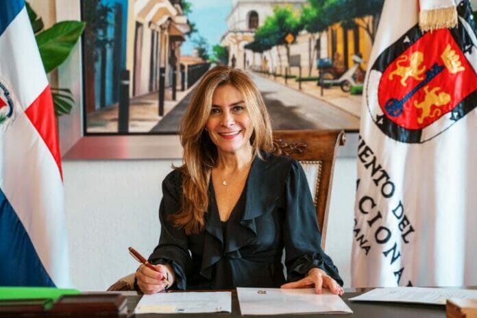 Carolina Mejía cuenta con 83% de valoración positiva, según encuesta