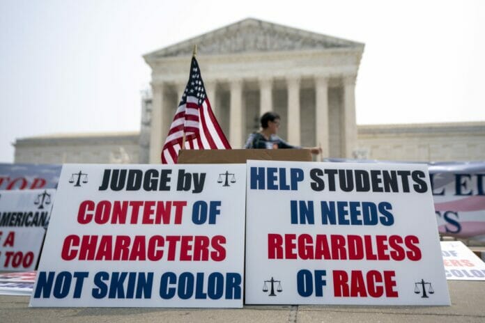 Biden contra el Supremo por el fin de la discriminación positiva