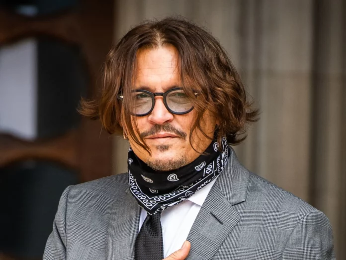 Cancelan concierto de Johnny Depp tras encontrarlo desmayado en un hotel