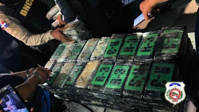 Ocupan 100 paquetes de presumible cocaína en Barahona