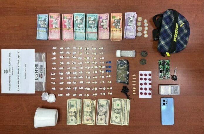 Autoridades ocupan armas y droga en operativos en Santiago