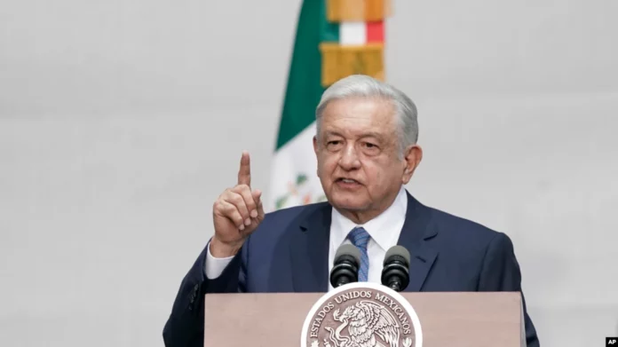 Presidente mexicano arremete contra gobernador de Florida por ley migratoria