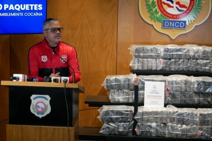 Puerto Caucedo: ocupan 200 paquetes presumiblemente cocaína en cajas de guineos