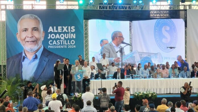 Alexis Joaquín Castillo busca presidencia del país; proclaman su candidatura
