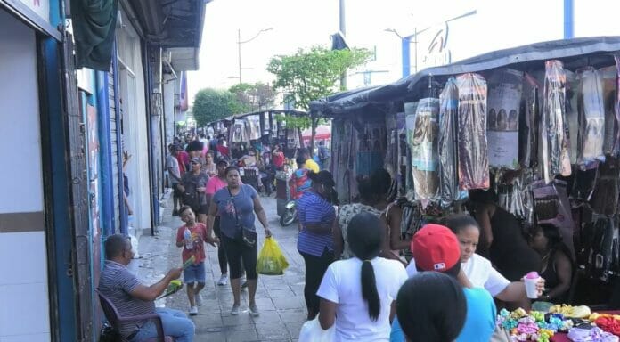 Avenida Duarte pierde atención de consumidores