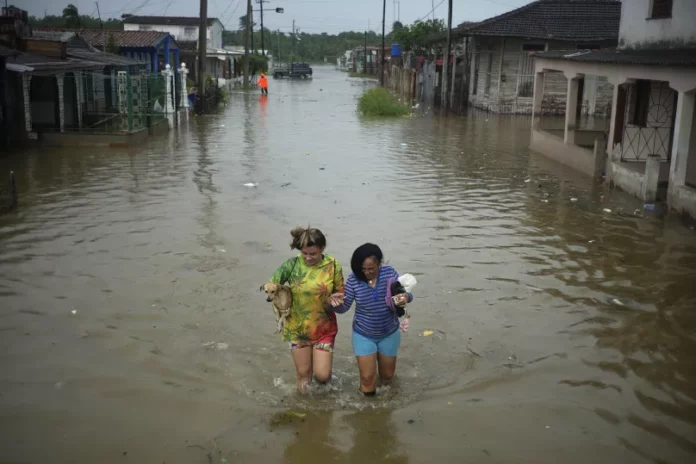 El huracán Idalia deja más de 200 000 hogares sin electricidad en Cuba