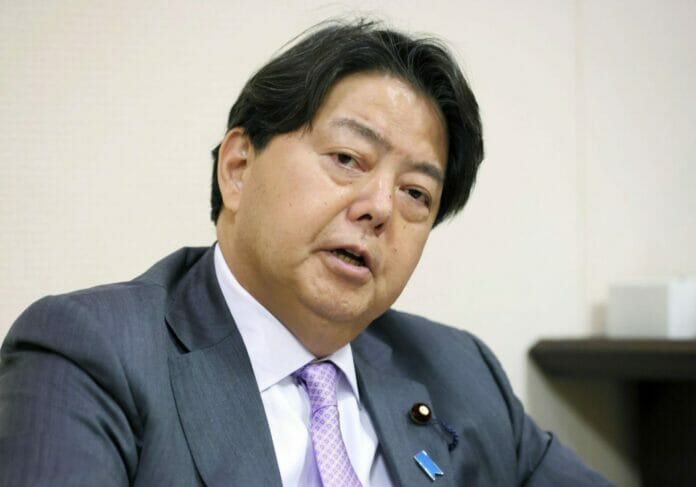 Canciller japonés denuncia 