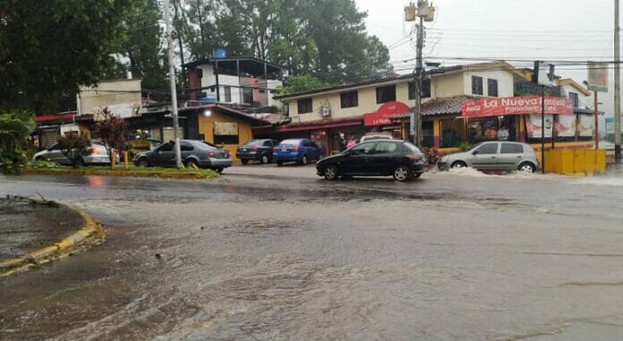 Activan plan de contingencia en San Cristóbal por tormenta Franklin