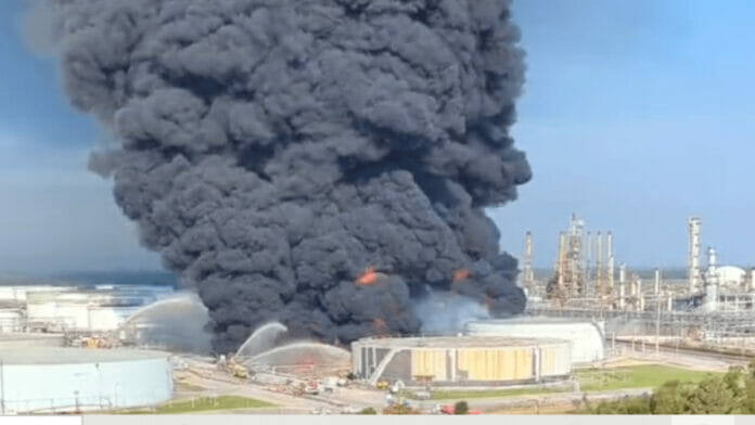 Evacuaciones por incendio en refinería Marathon Petroleum de Louisiana