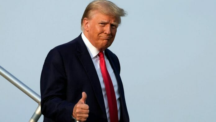 Juez amenaza a Trump con cárcel por violar orden sobre mensajes 