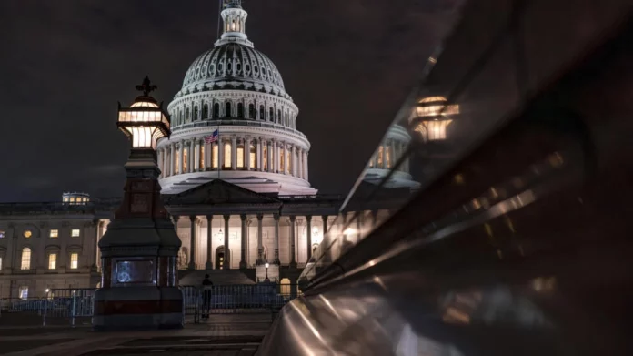 Ante el estancamiento presupuestario, Estados Unidos se prepara para un probable 