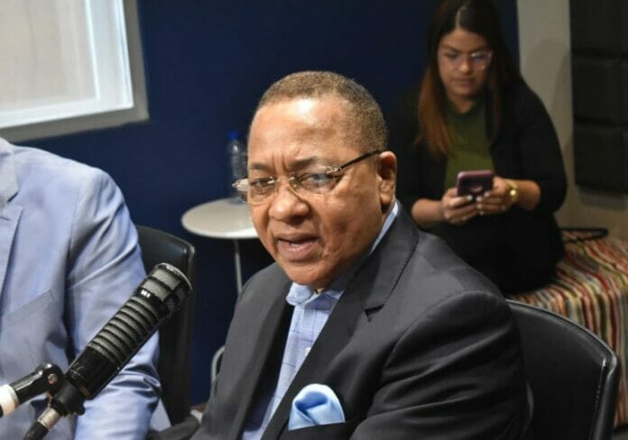 Ismael Reyes ve poco realistas declaraciones del canciller sobre regularización de haitianos