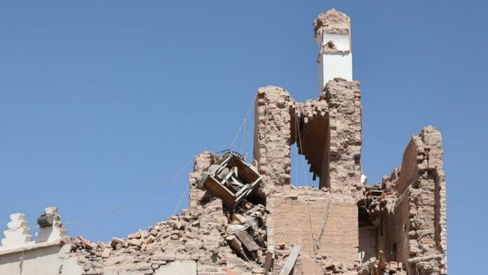 Socorristas buscan sobrevivientes por terremoto en Marruecos