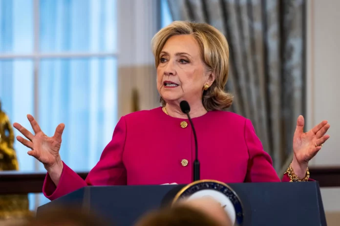 En sus declaraciones tras la sesión, Clinton fue tajante al negar cualquier vínculo personal o conocimiento delictivo sobre el pedófilo: 