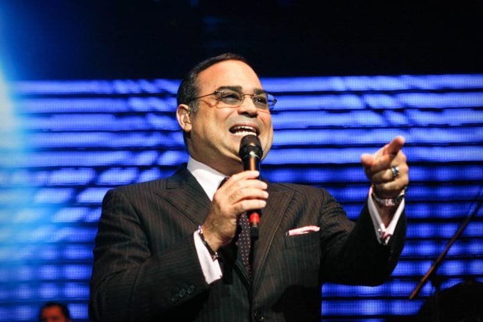 Anuncian tercera función para el concierto de Gilberto Santa Rosa
