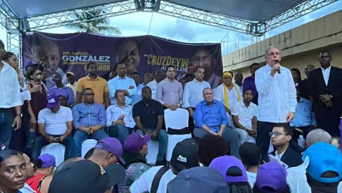 Danilo Medina pide a los dominicanos no dejarse 