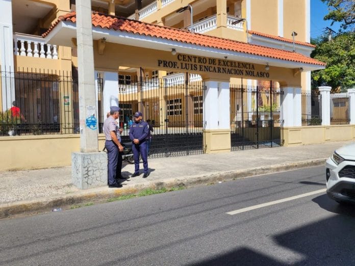 Refuerzan seguridad en dos escuelas por conflicto entre estudiantes