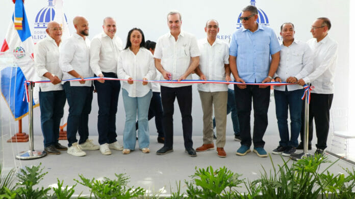 Abinader inaugura varias obras con valor de 155,967,658, en MTS y Espaillat