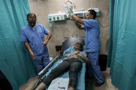 Los hospitales de Gaza, desbordados de heridos 