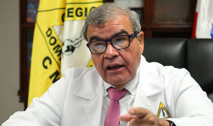 Dr Senén Caba sale del hospital
