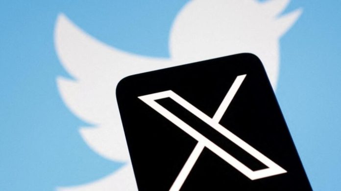De Twitter a X: un año de la red social en manos de Elon Musk