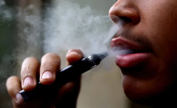 El impacto del vapeo en la salud de los jóvenes