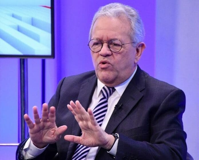 PLD expulsa a Humberto Salazar del PLD tras críticas contra Abel Martínez