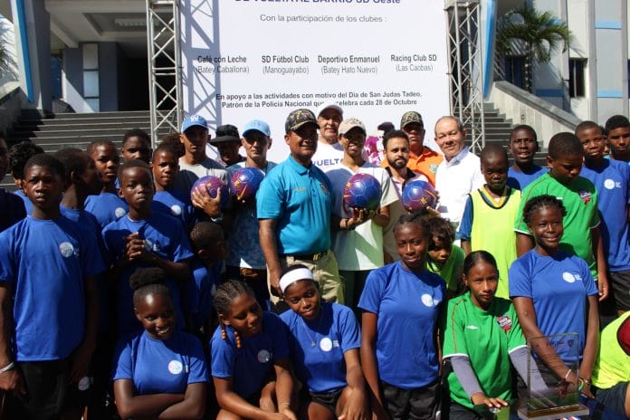 Policía Nacional inaugura el Primer Torneo de Fútbol Niños “De Vuelta al Barrio Santo Domingo Oeste”