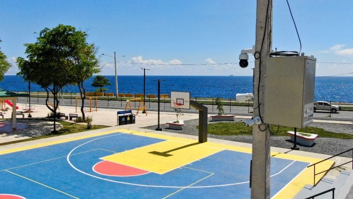 Sistema 9-1-1 instala cámaras de videovigilancia y megáfono en remozado Parque Velazcasas