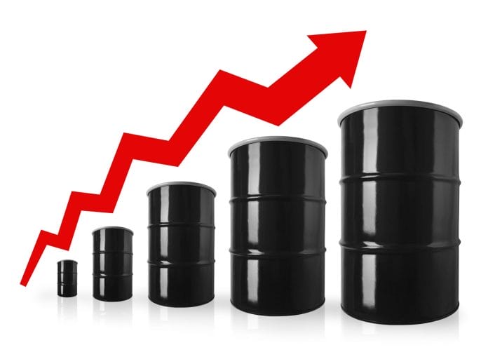 Precio del petróleo incrementa 0.52% y se vende US$ 83.60 en abril del 2024