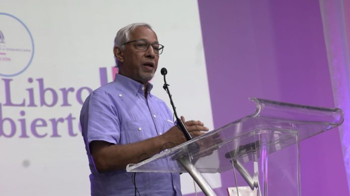 Ministro de Educación destaca priorización del gasto educativo