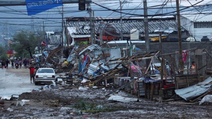 MIREX no reporta dominicanos afectados por huracán Otis en México