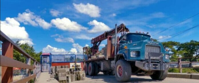 Policía de Haití dispersa grupo de haitianos intentó bloquear puente entre Juana Méndez y Dajabón