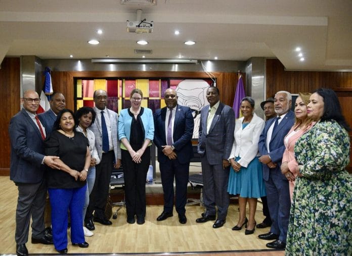 Diputados PLD reciben visita de Consejera de Asuntos Políticos y Económicos EE.UU.