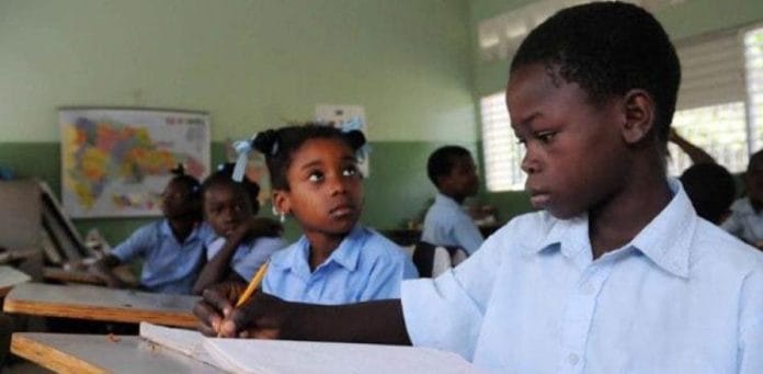 La más alta matrícula extranjera en escuelas es de nacionalidad haitiana