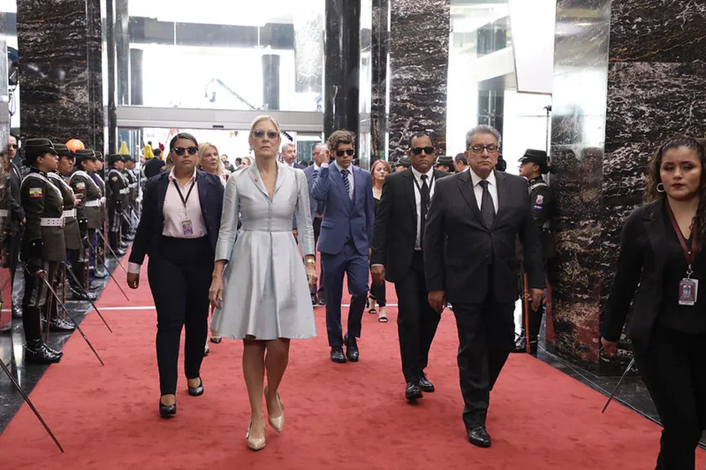La madre de Daniel Noboa llegó a la ceremonia de asunción