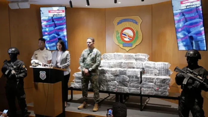 Decomisan 355 paquetes presumiblemente de cocaína en Peravia; capturan a tres personas