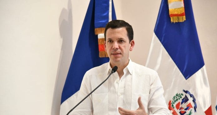 VIDEO│Hugo Beras solicita a Abinader licencia sin disfrute de sueldo para facilitar proceso de investigación