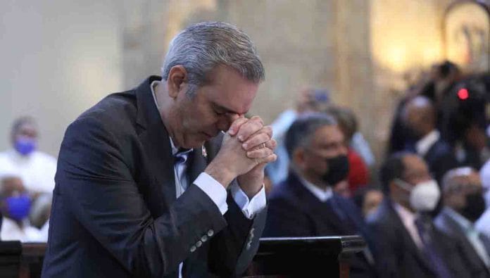 Abinader expresa consternación y solidaridad por muertes provocadas por intensas lluvias