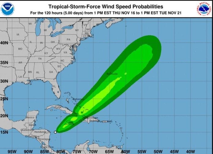 Centro Nacional de Huracanes pronostica disturbio se convertirá en tormenta tropical