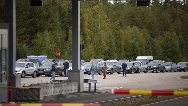Finlandia cierra cuatro cruces fronterizos con Rusia