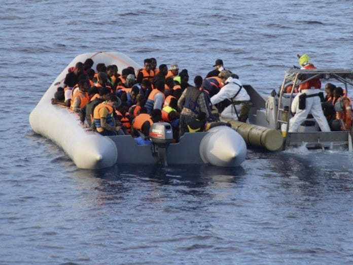 Dos embarcaciones con 118 personas rescatadas en el Mediterráneo