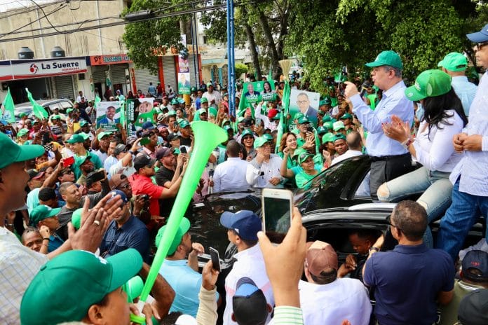 Leonel afirma que sabe honrar sus compromisos a diferencia de la actual administración