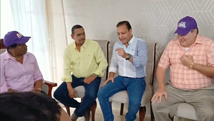 Abel Martínez llama a buscar votos 