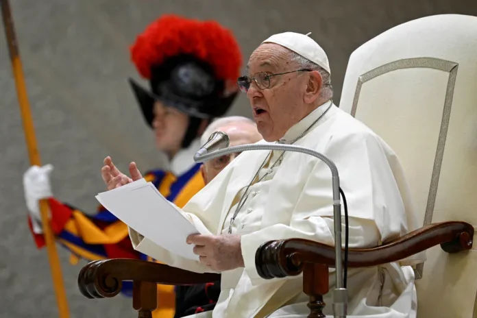 El Vaticano autorizó la bendición de parejas del mismo sexo