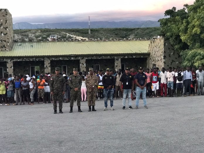 Migración deporta 324 nacionales haitianos que entraron por Bahoruco