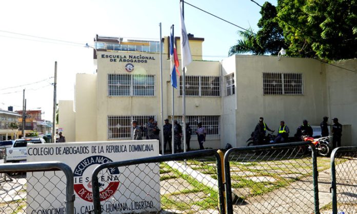 TSA ordena retiro de agentes policiales de instalaciones del Colegio de Abogados