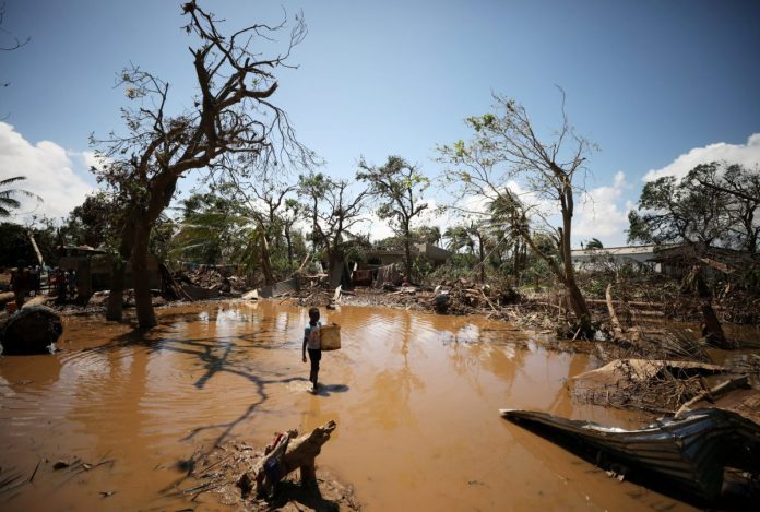Aumentan a 21 los muertos por inundaciones en Sudáfrica