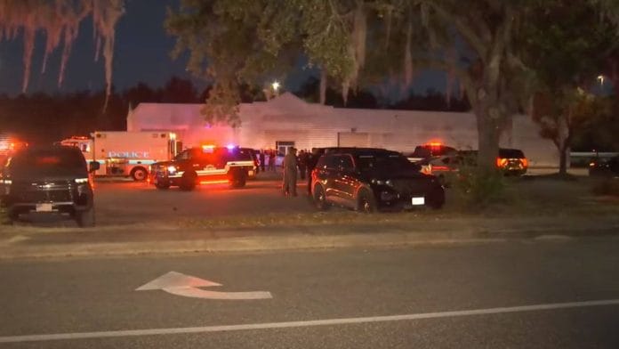 Un muerto y un herido en tiroteo en centro comercial de Florida