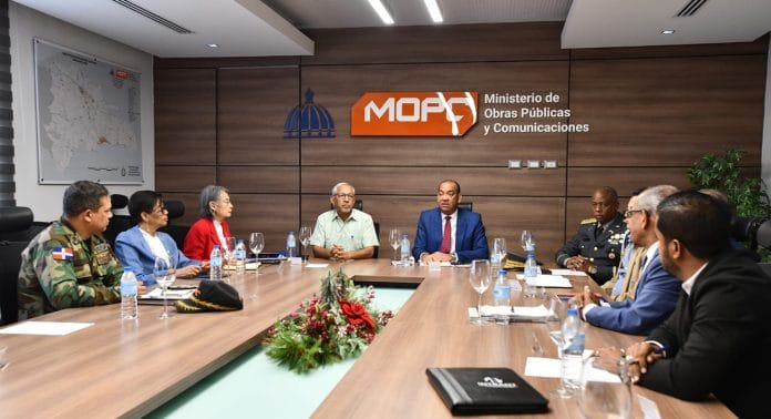Ministros de Obras Públicas y Educación encabezan reunión para reactivar Seguridad Vial